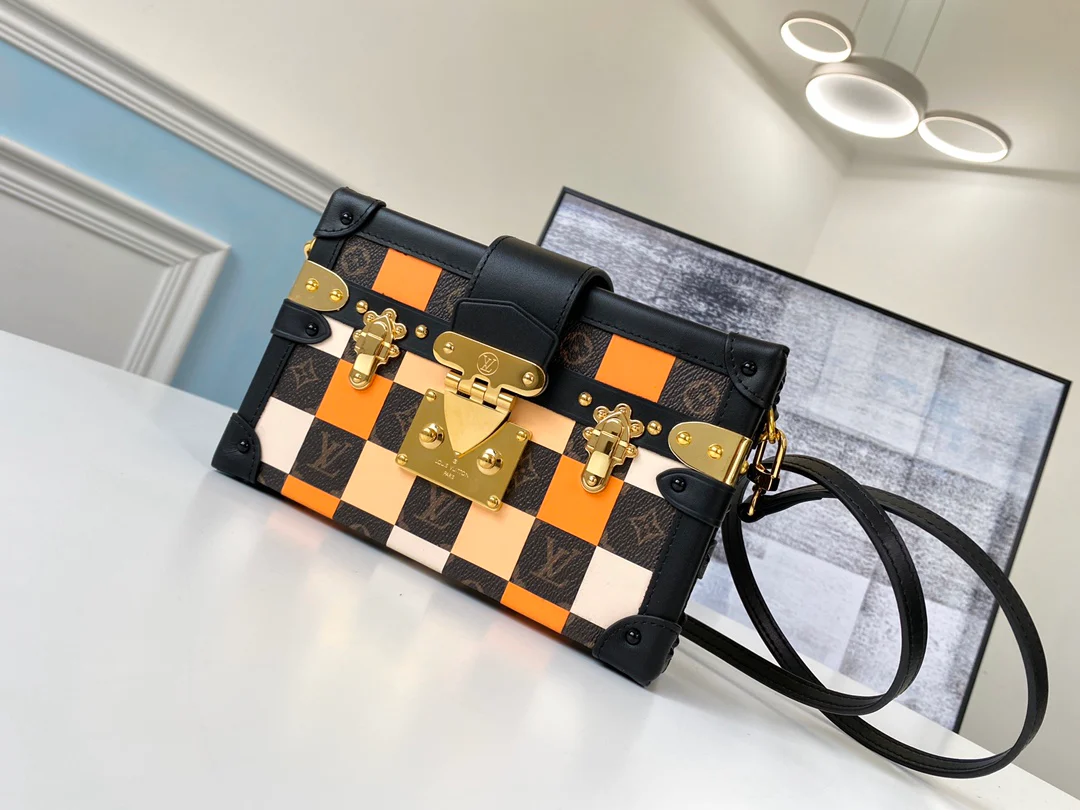 m55519-LV-petite-malle handbag