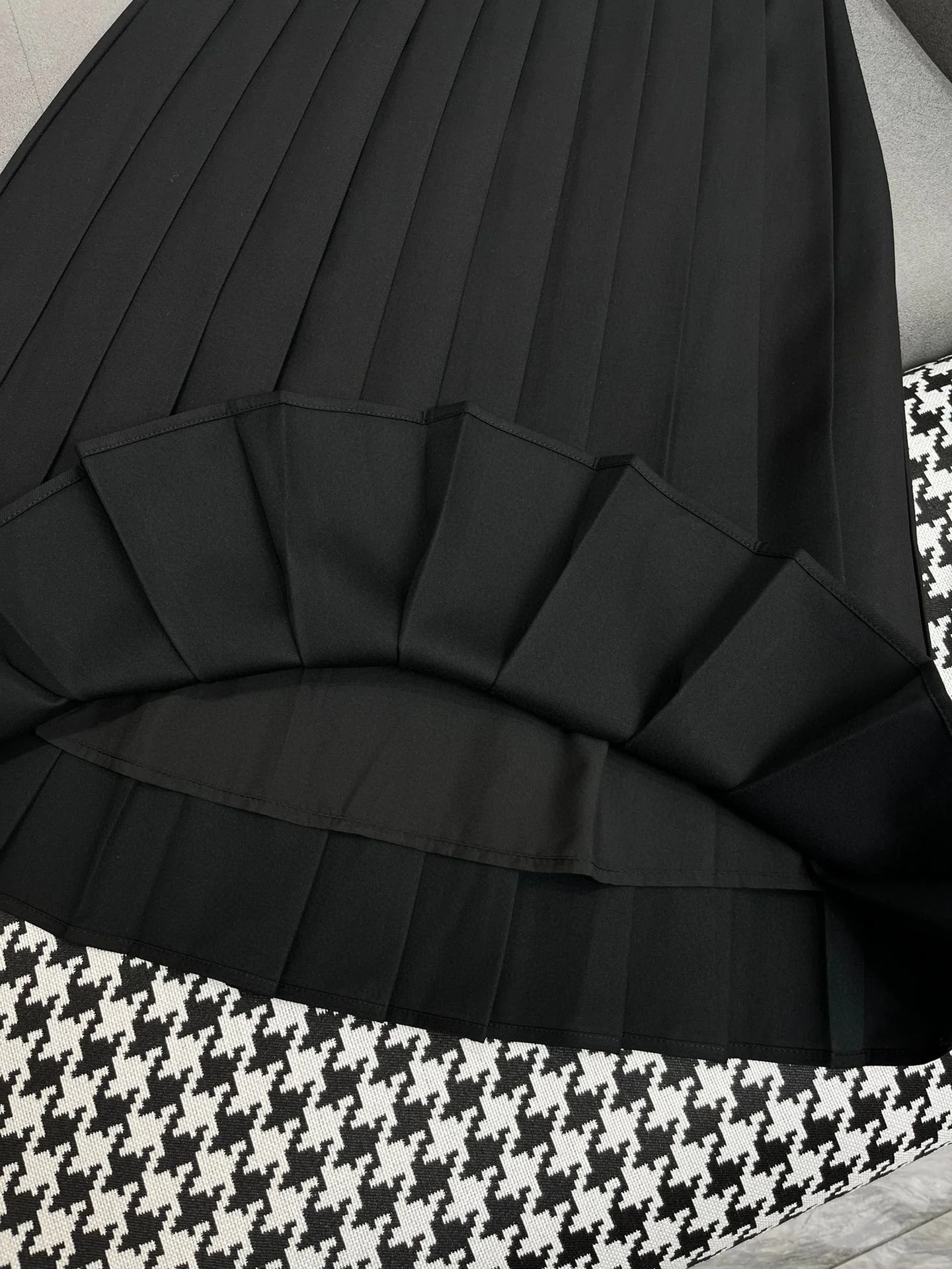 Celine 2403-24ss Летний новый комплект: короткая рубашка и длинная юбка - Черный