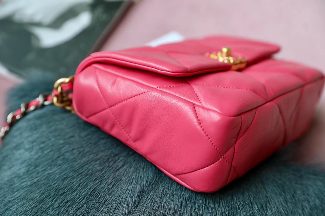 Chanel 19bag Small Lipstick Powder