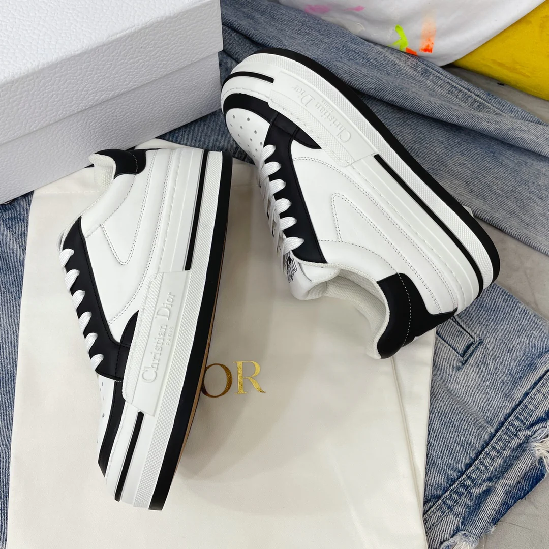 Новинка сезона весна/лето 2022 от Dior - Белые кроссовки на платформе - 2