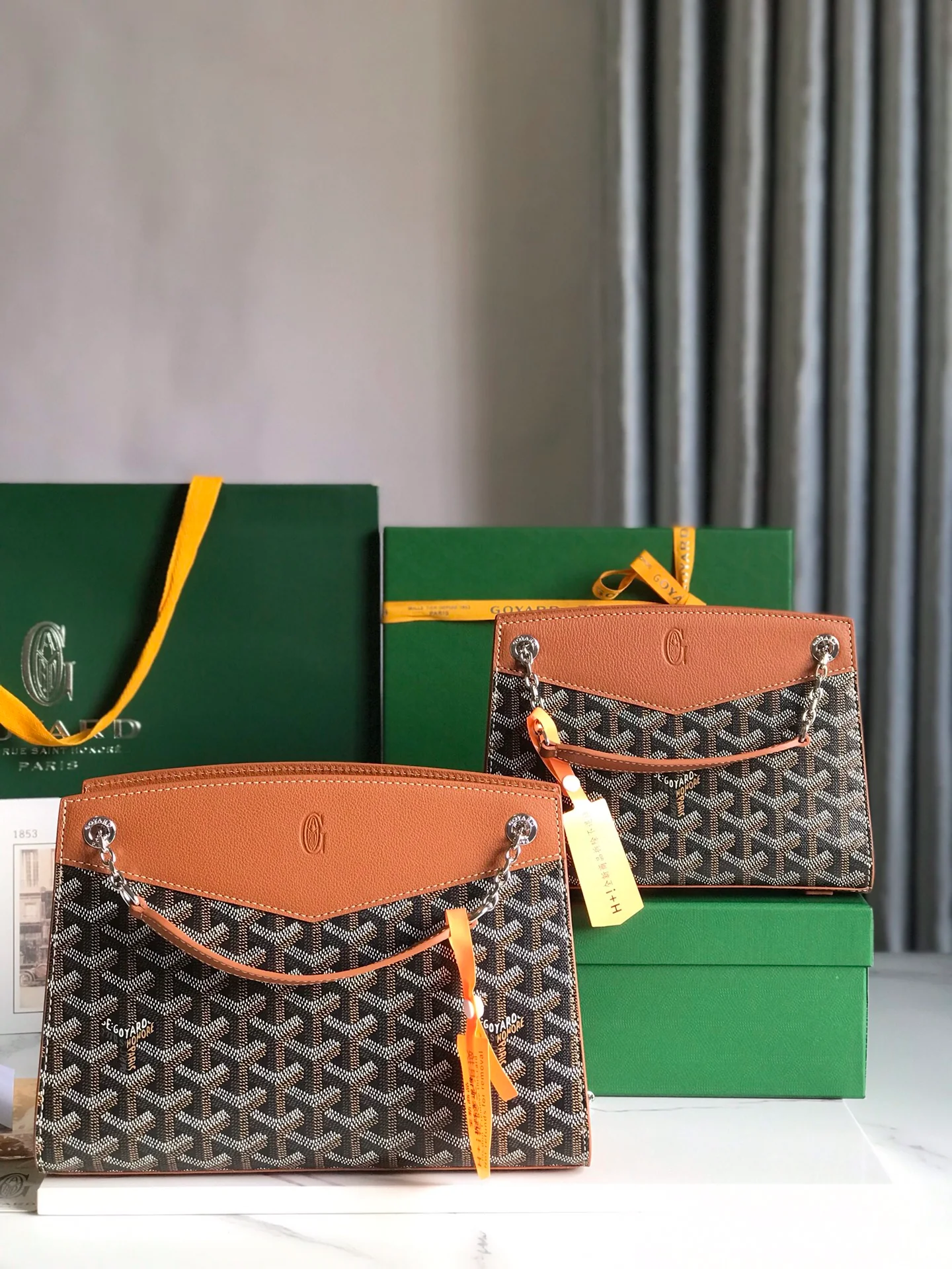 Кожаная сумка Goyard Rouette на цепочке - Mimi - кофейного цвета