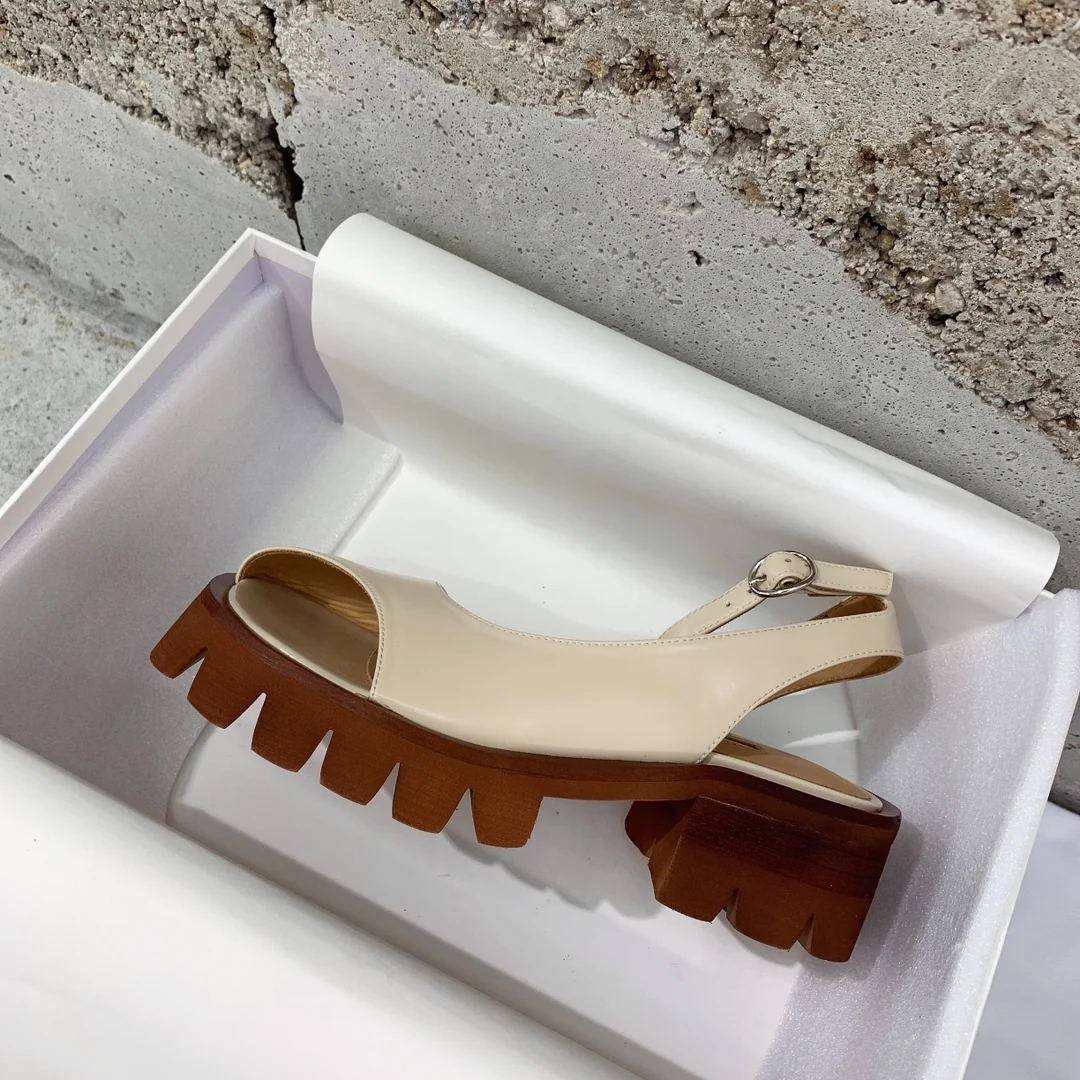 Сандалии на платформе Celine