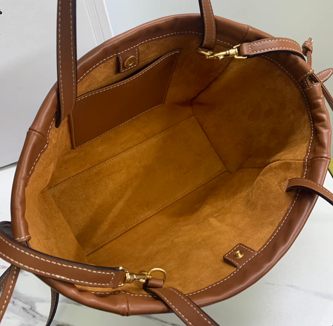 Сумка Celine Cabas Triomphe из гладкой кожи с завязками — коричневая — маленькая