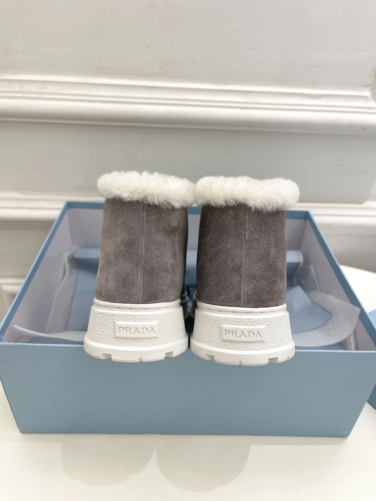 Prada в стиле подиума - Повседневные высокие шерстяные ботильоны - Серые