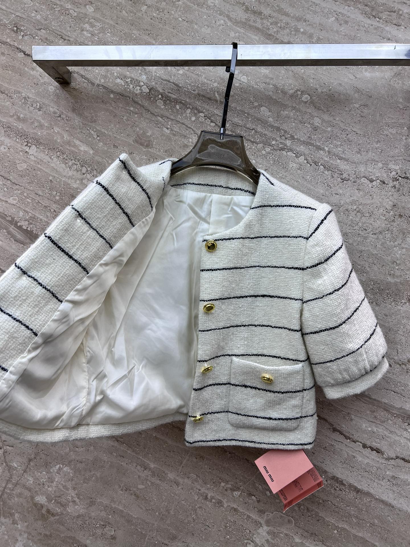 Miu Miu - 2404 - Комплект из полосатой куртки с короткими рукавами и юбки