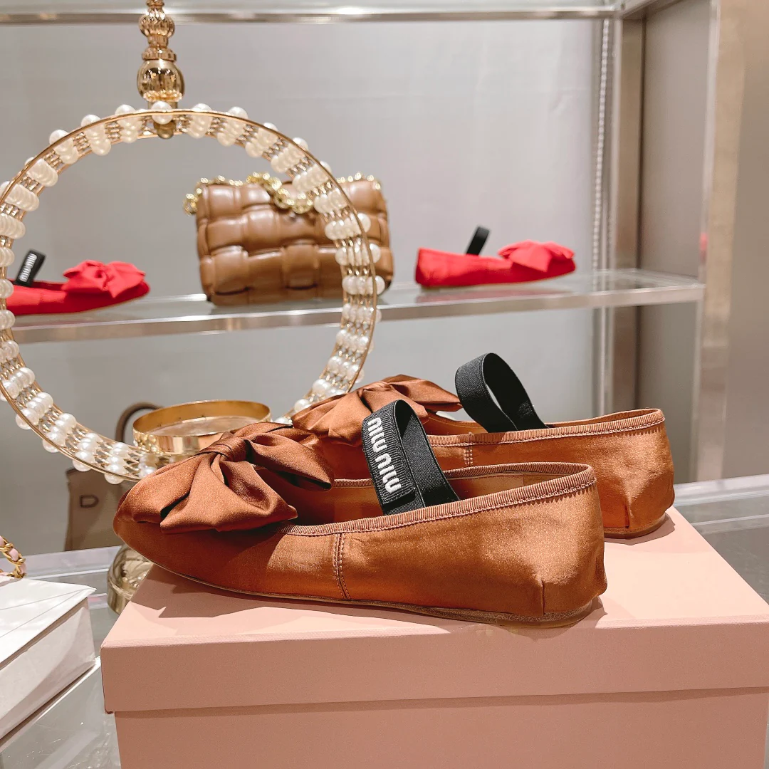 Miu Miu - Новинка сезона осень/зима 2022 - Балетки с бантом - Коричневые