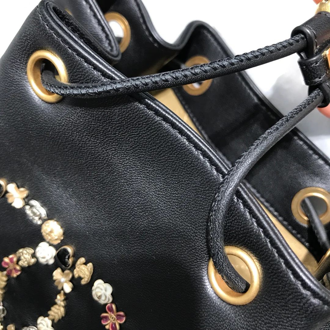 Сумка-ведро Chanel 2020 Métiers d'Art