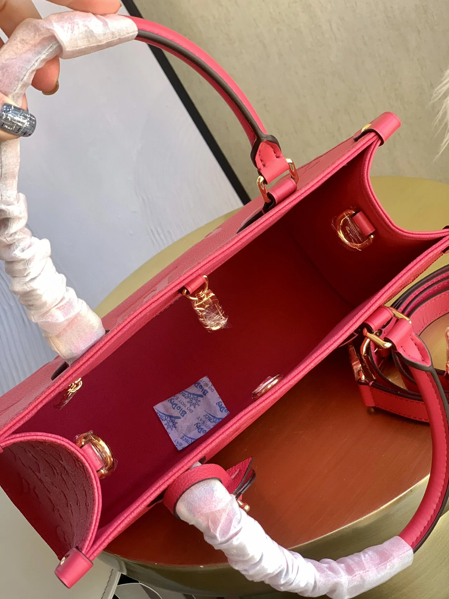 Сумка LV M45660 On The Go PM Small Handbag - Розово-красная