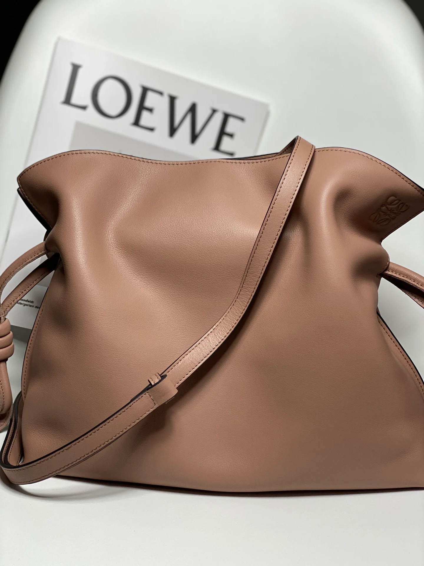 Loewe 2020, обновленная версия - Фламенко - Телячья кожа - Телесный цвет