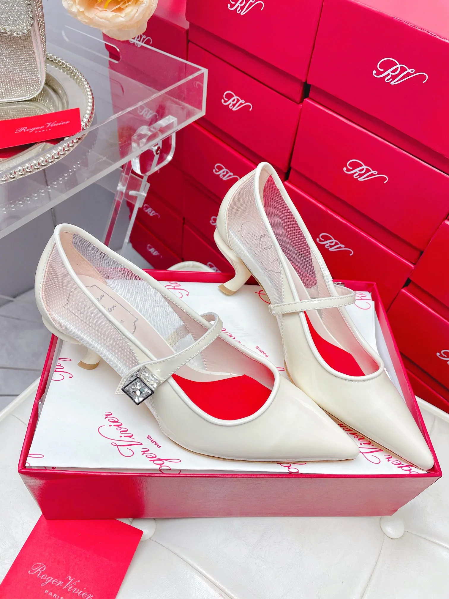 Обувь RV Shoes - Новинка ранней весны 2023 года - Туфли на каблуке ?Мэри Джейн? с острым носком - Бежевые