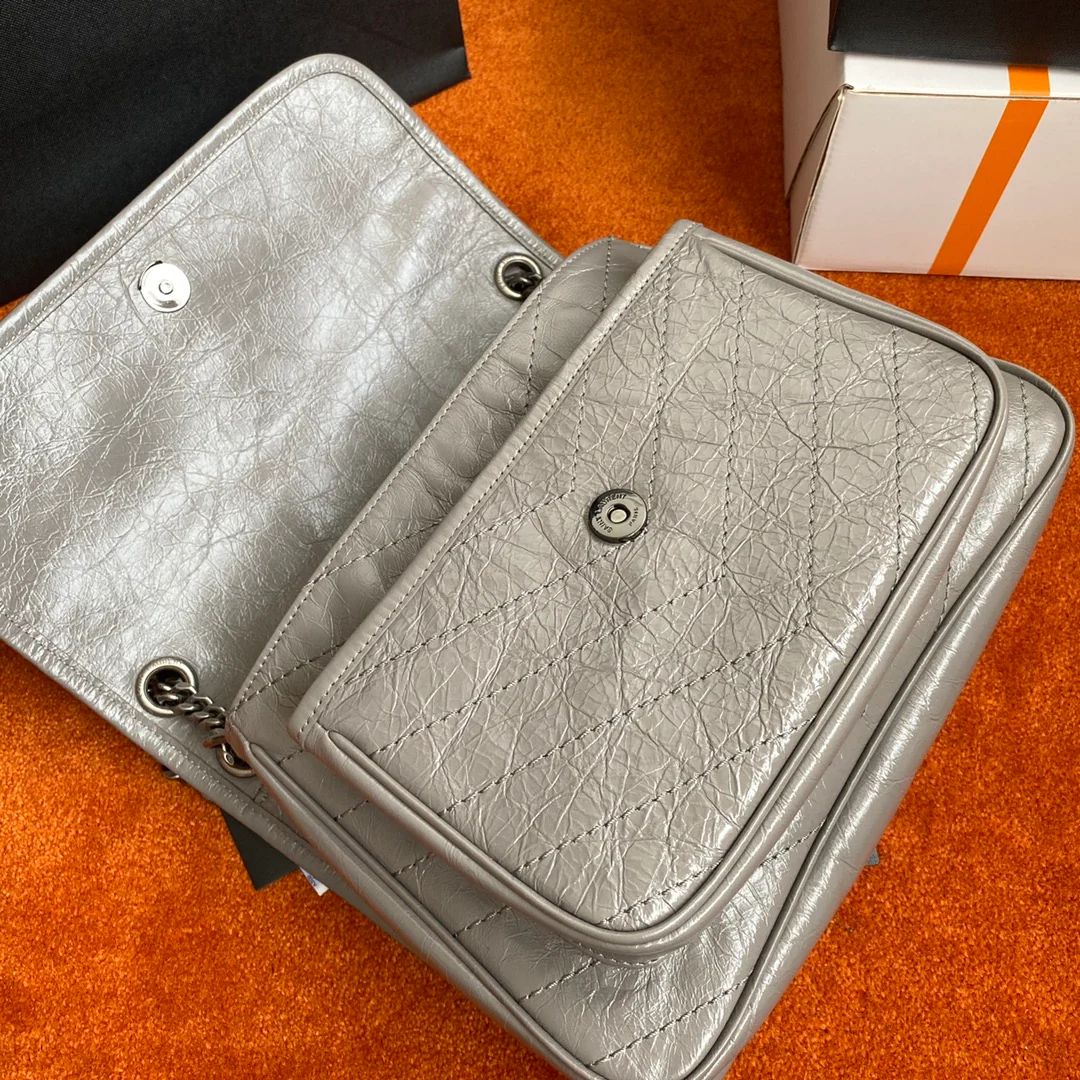 YSL Medium Niki - Светло-серая кожа с масляным покрытием - С замшей D-Buck