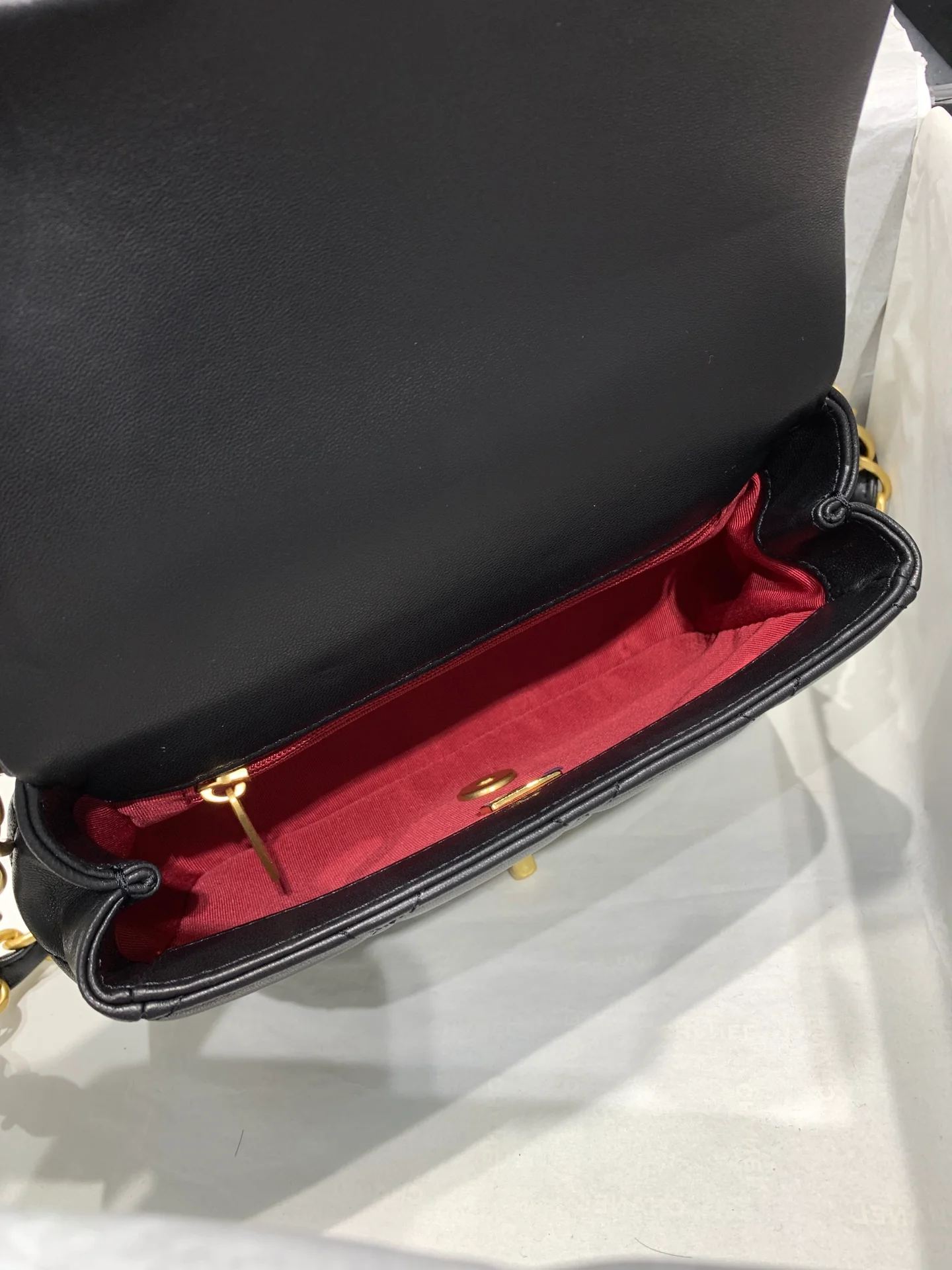 Новинка сезона весна/лето 2023 от Chanel - сумка Gold Coin CF - черная - 1