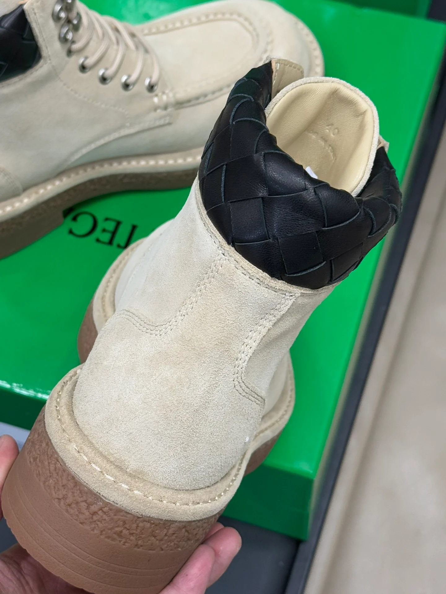 Замшевые ботинки BV-2024 - светло-коричневые