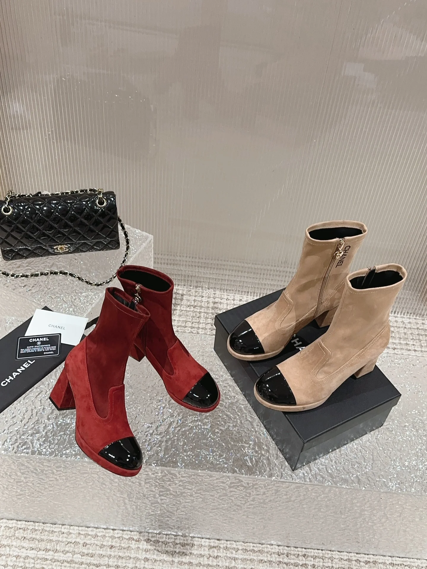 Коллекция Chanel 2023 года с подиума - Ботильоны на платформе и высоком каблуке - Абрикосовый цвет