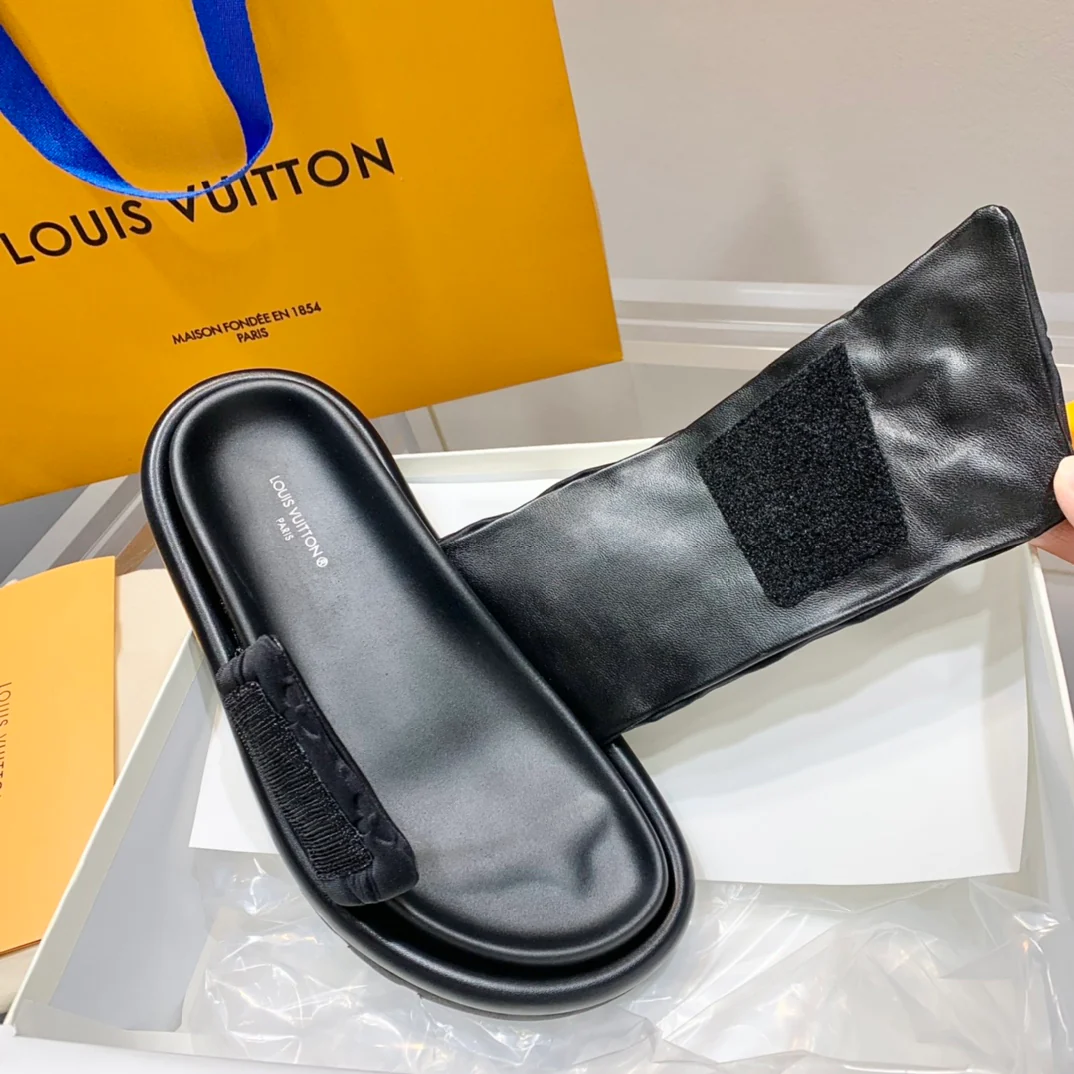 Тапочки LV с тиснением