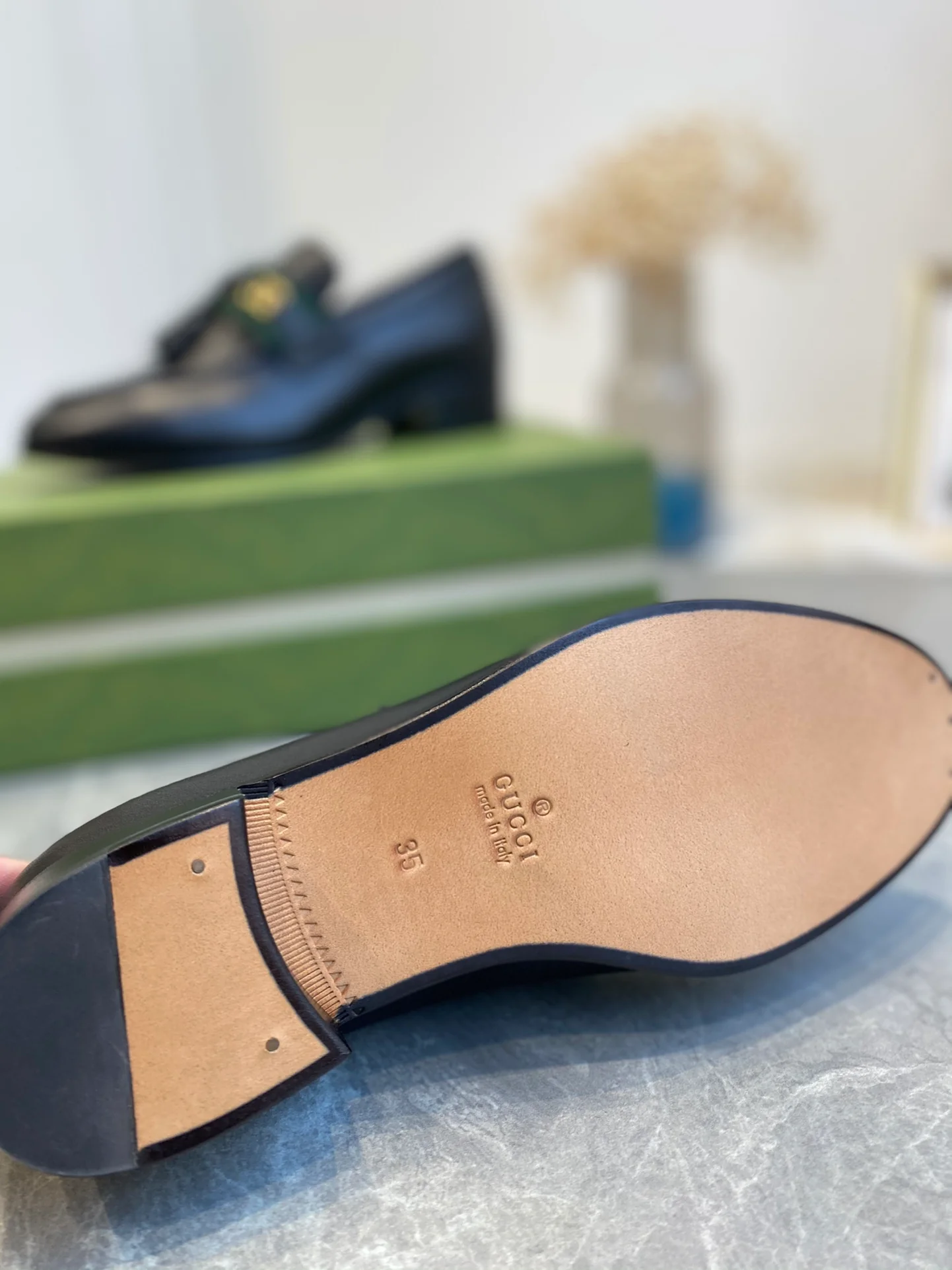 Лоферы Gucci с кисточками - 1