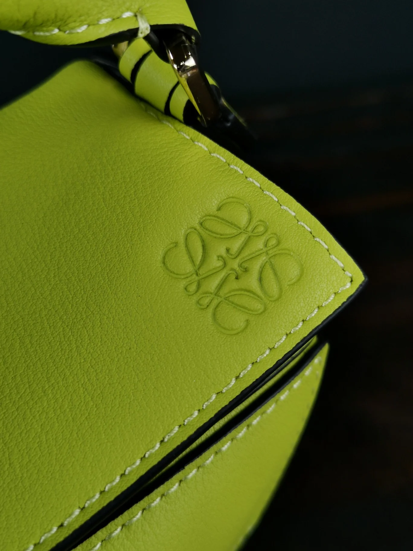 Мини-сумка Loewe Puzzle Bag из телячьей кожи - 24