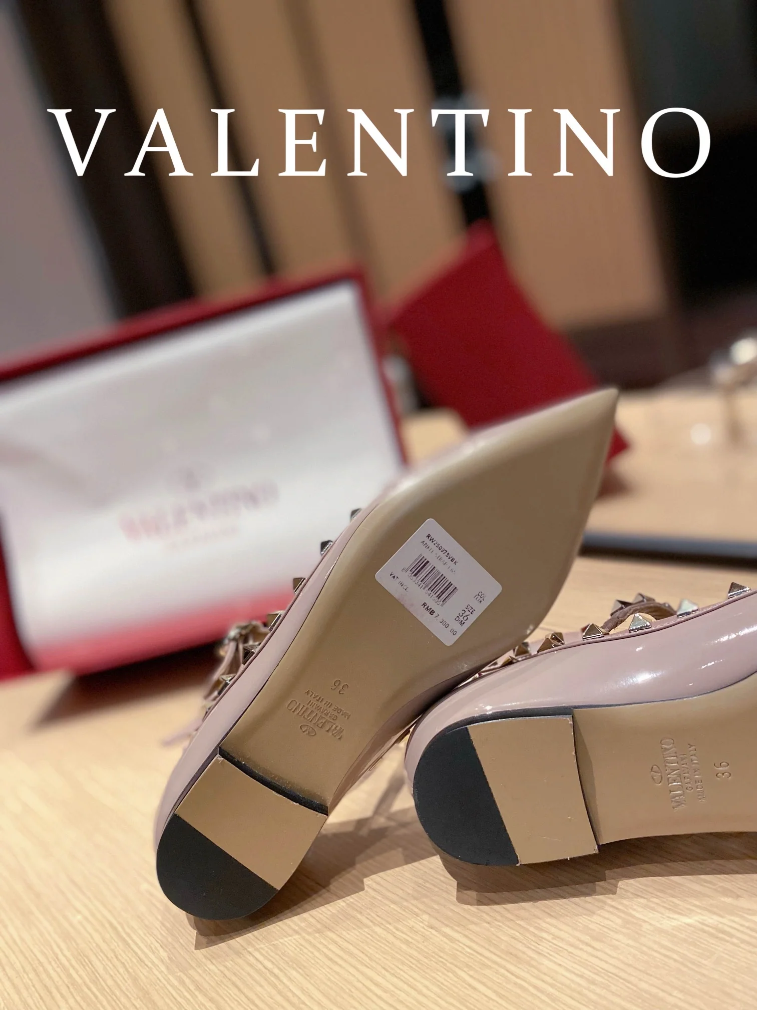 Valentino - Балетки с острым носком и стразами