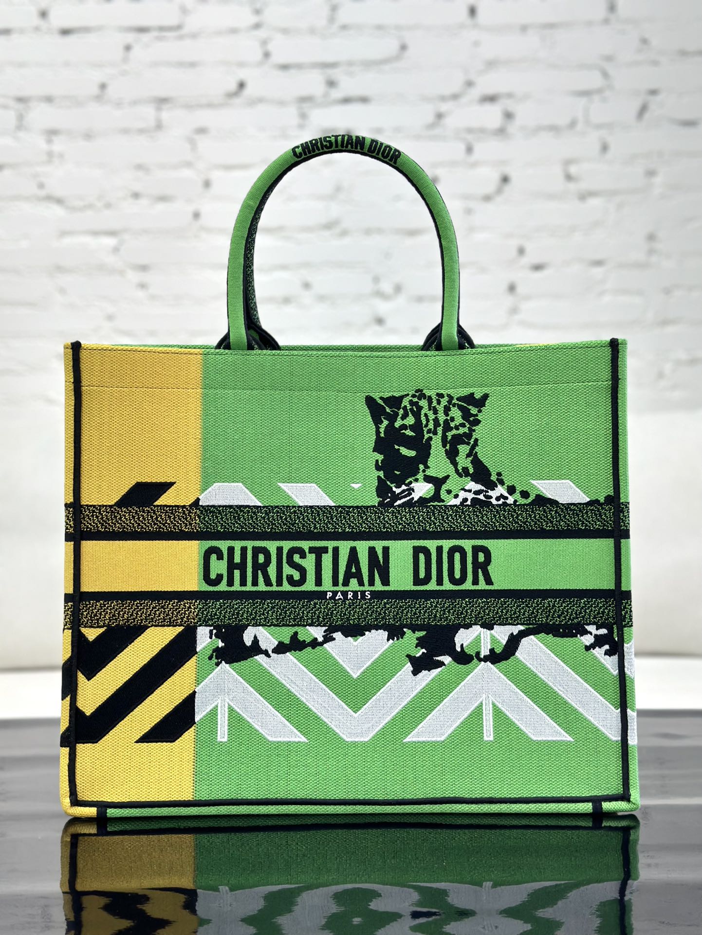 Большая сумка-тоут Dior для книг - зеленая с леопардовым принтом