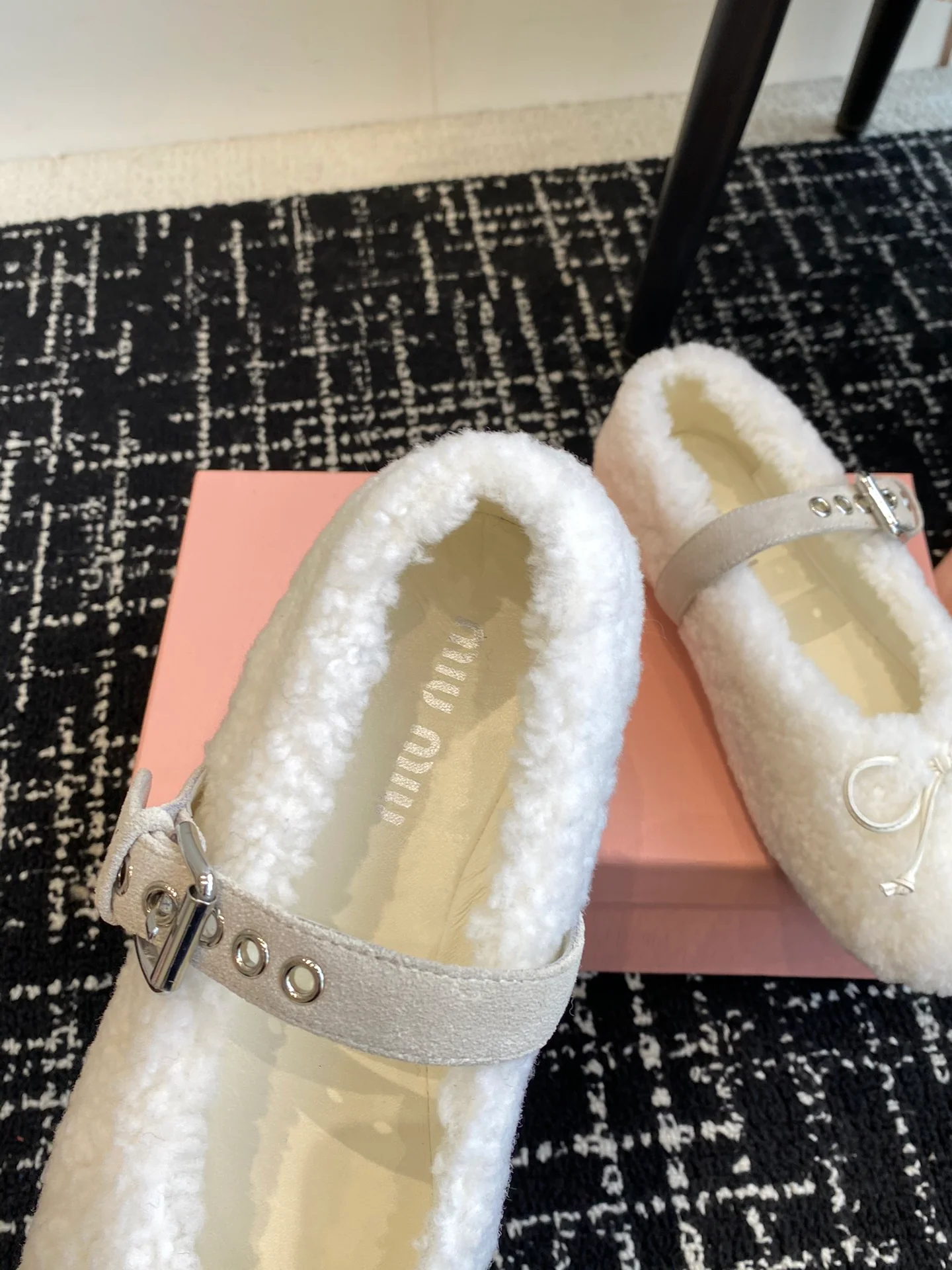 Шерстяные туфли Miu Miu 2024 - белые