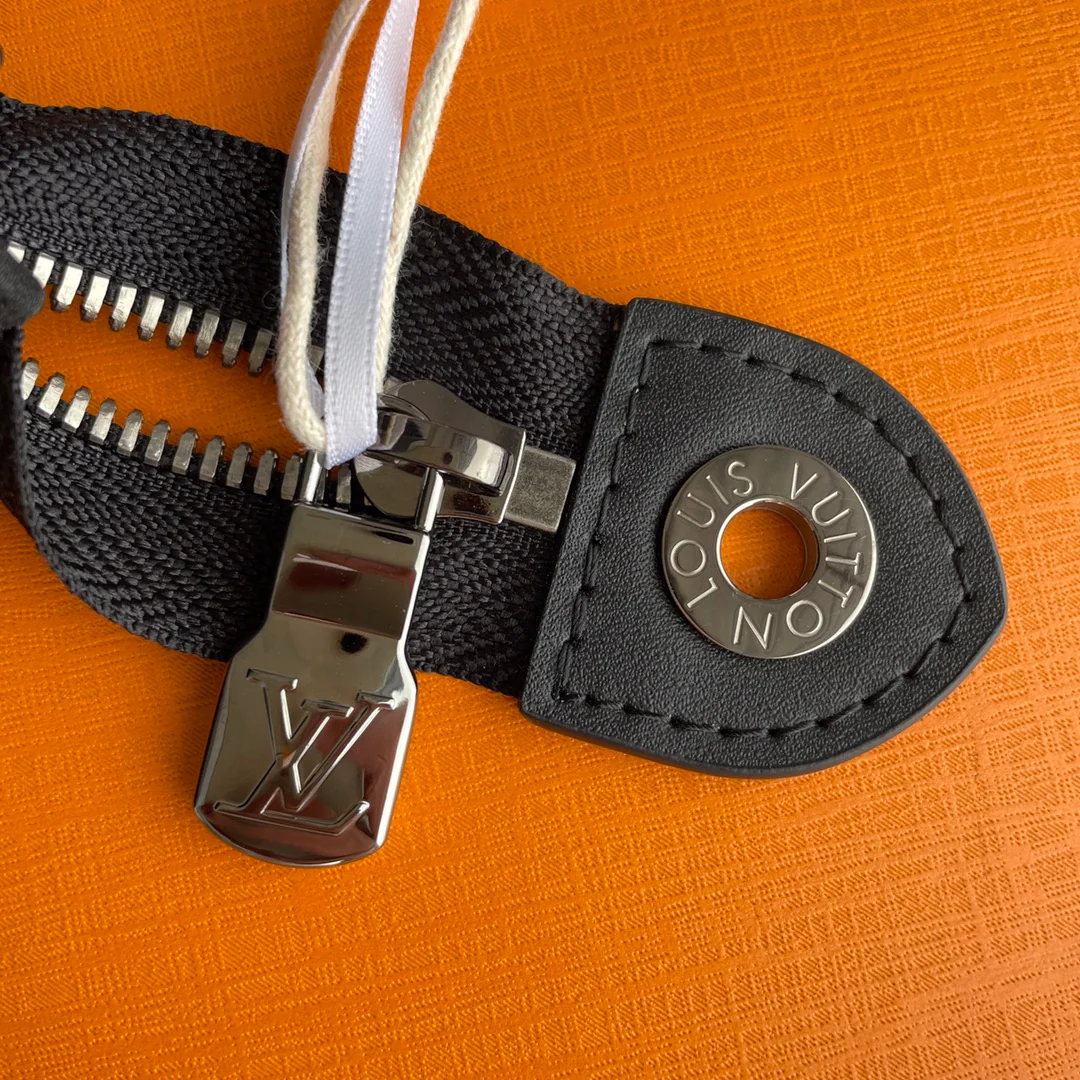 lv-m61692-клатч