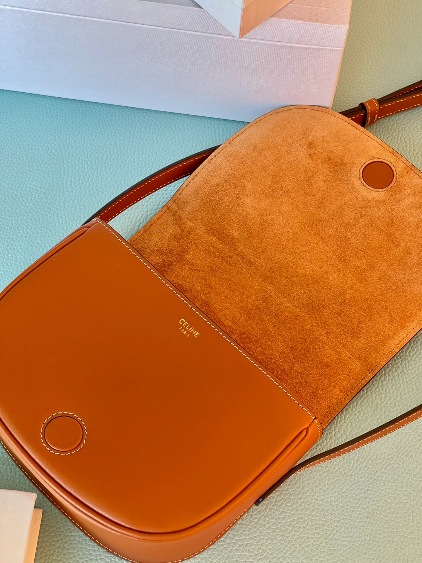 Celine-folco-cuir-triomphe-сумочка-3