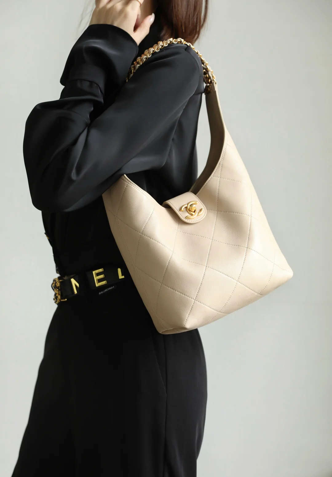 Chanel - ??? - Сумка в стиле хиппи ???? Маленькая - Светло-абрикосовый - Золотистая фурнитура