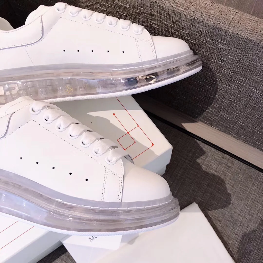 Белые кроссовки McQueen с прозрачной резиновой подошвой