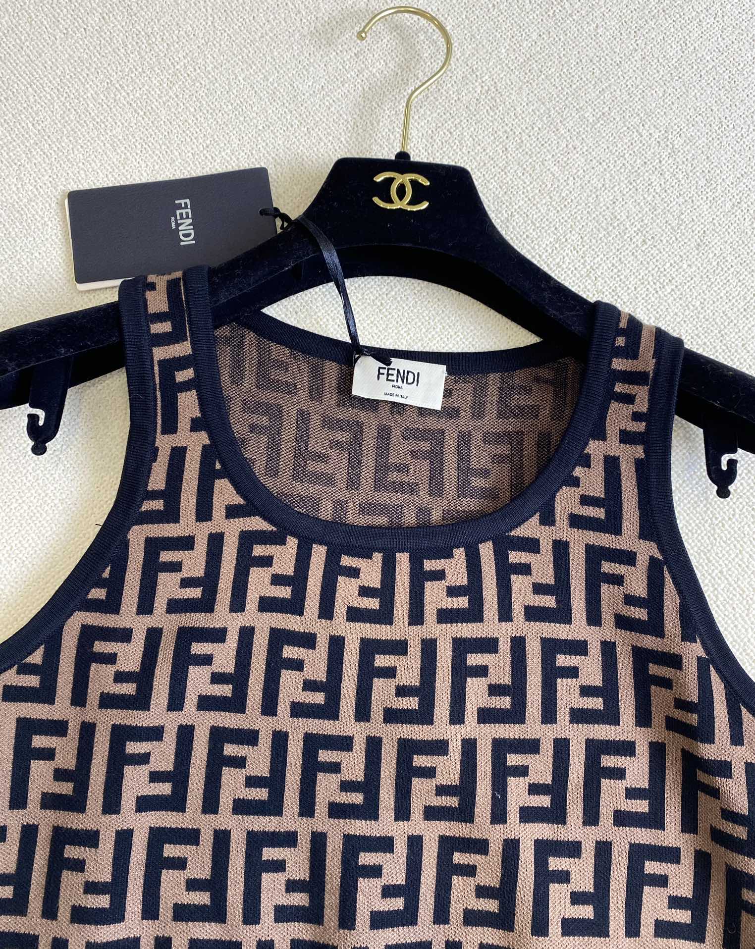 Fendi - 2403 - Весна/Лето 2024 Новый модный жилет - Монограммная канва