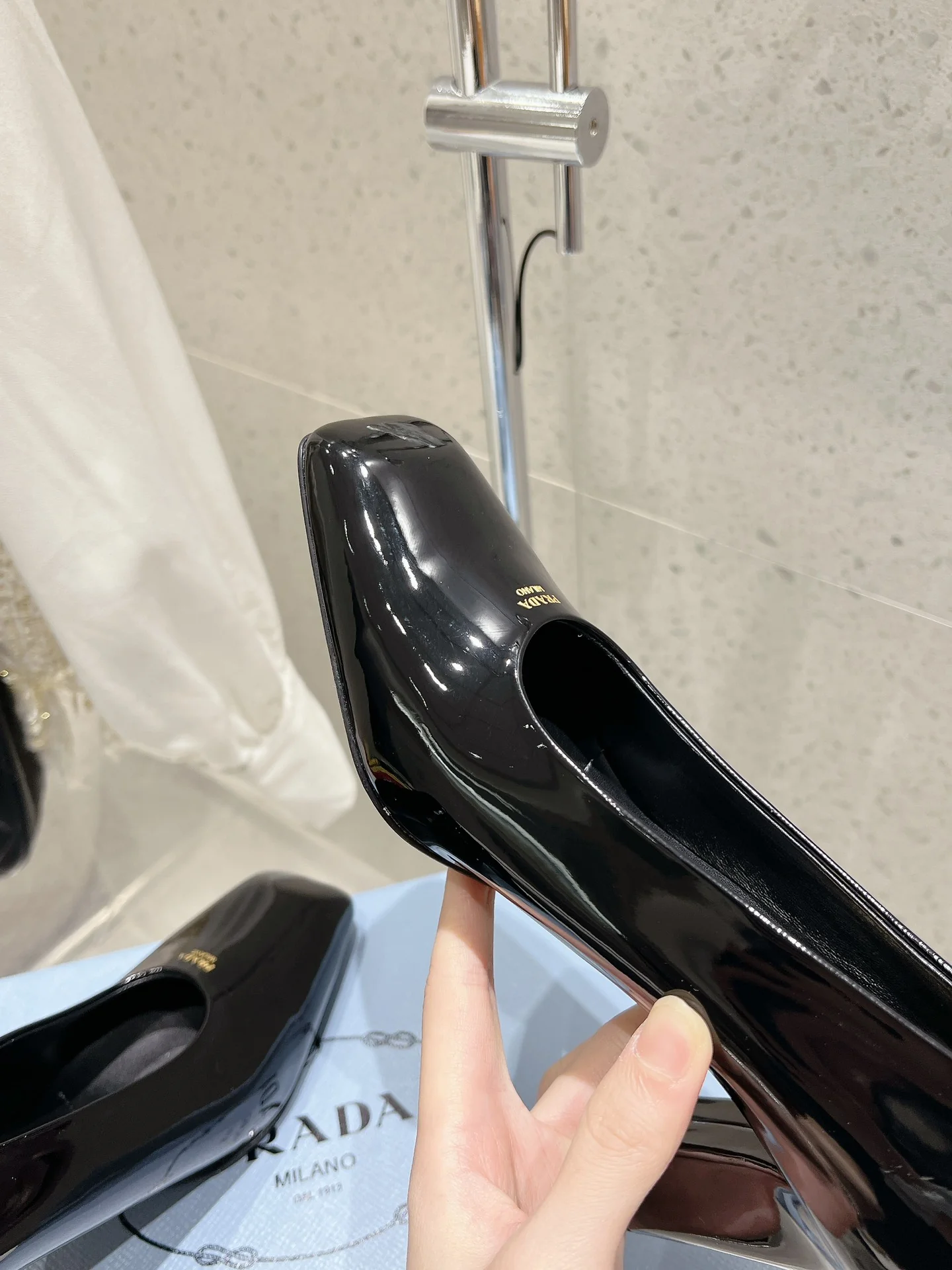 Prada - Туфли на массивном квадратном каблуке - Черные