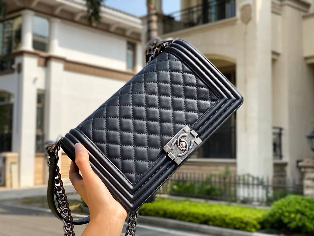 Chanel-boy-25cm-19