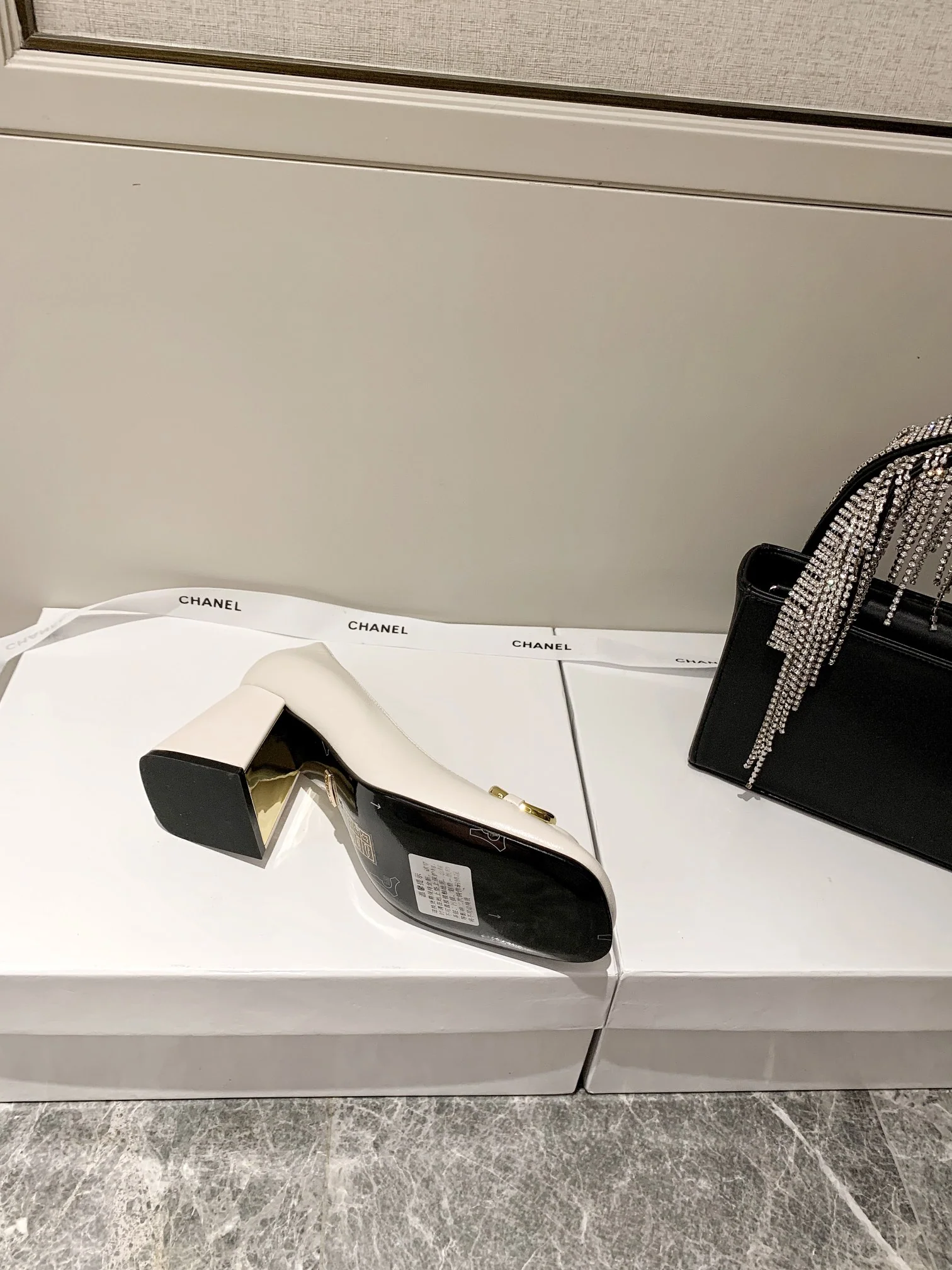 Туфли Gucci в стиле ретро с квадратным носком на низком каблуке