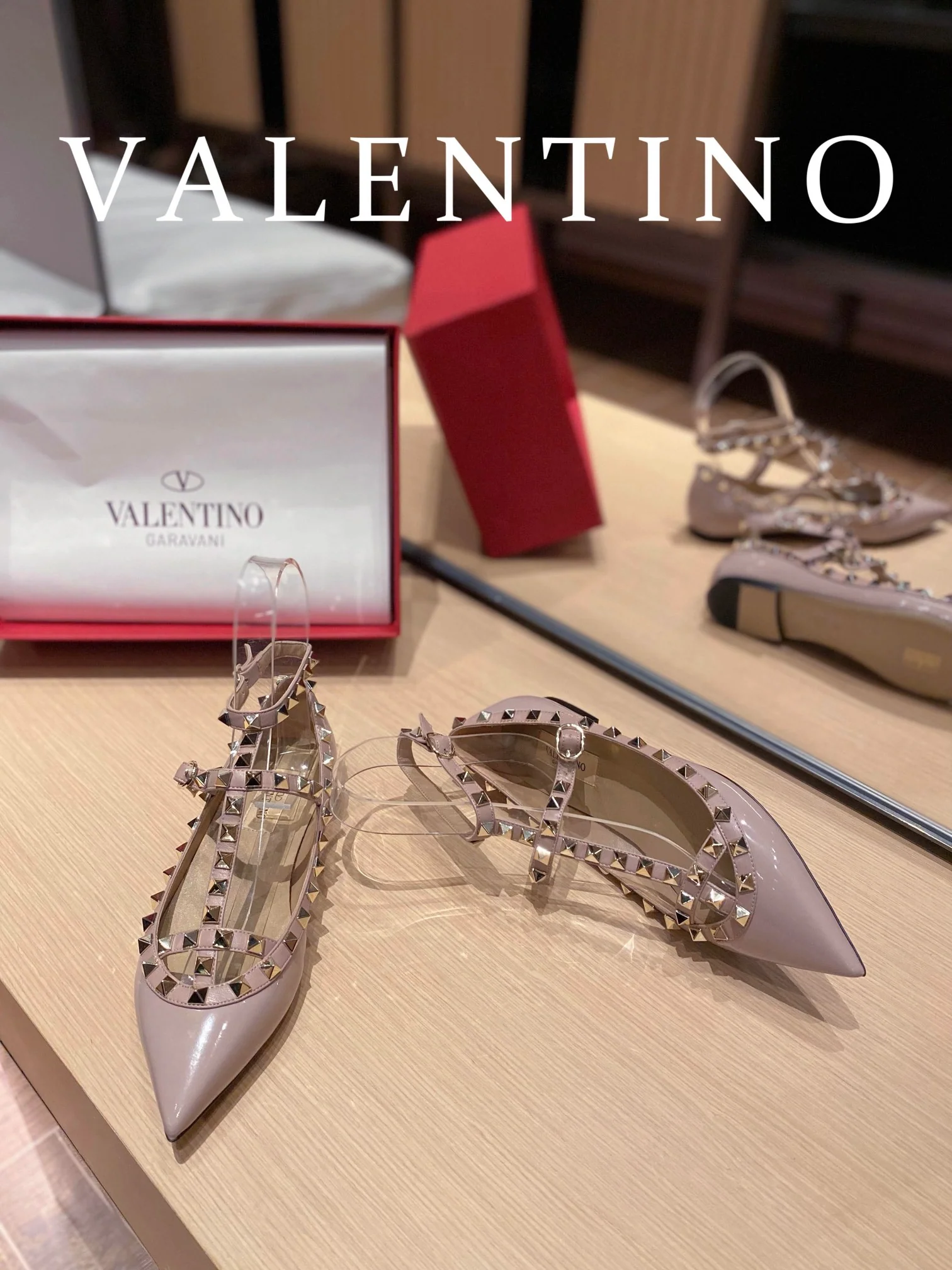 Valentino - Балетки с острым носком и стразами