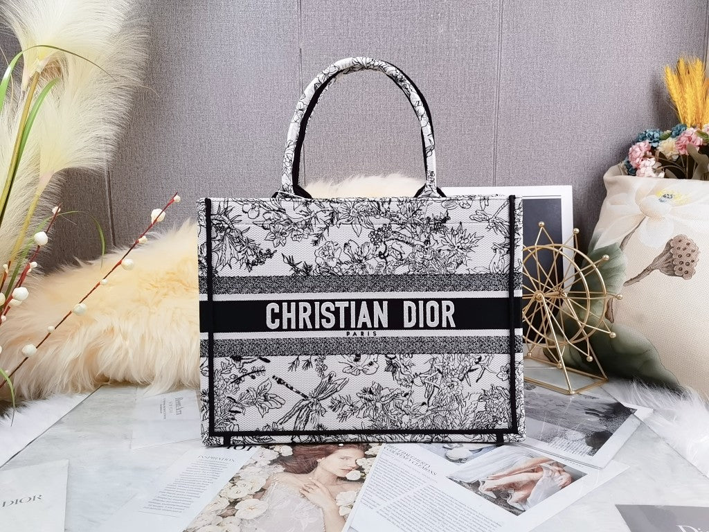 Сумка-тоут Dior Book Tote - Garden Flower Dragonfly - Средний размер 36-5 см