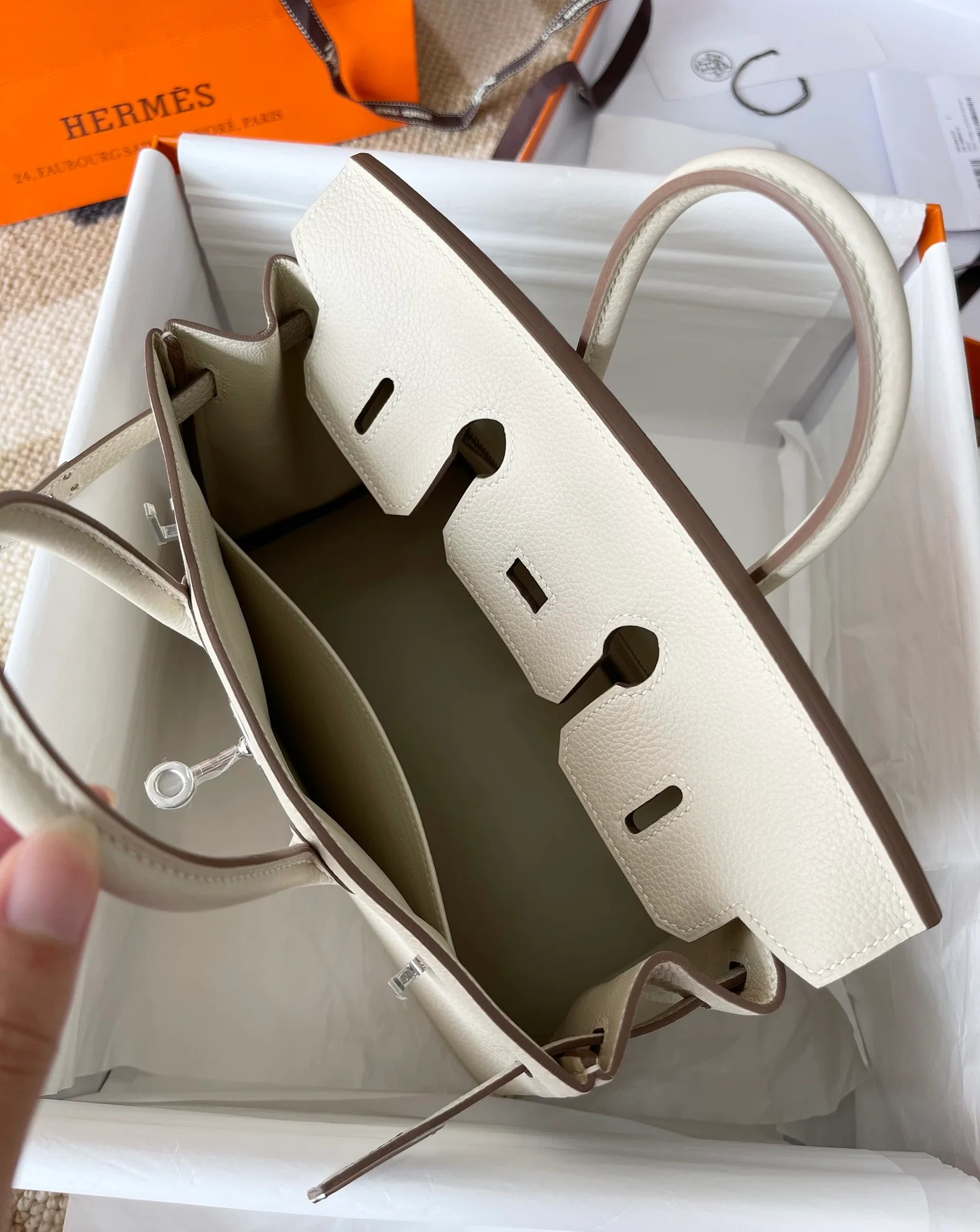 Сумка Hermes Birkin 25 Togo Milkshake White с серебряной пряжкой