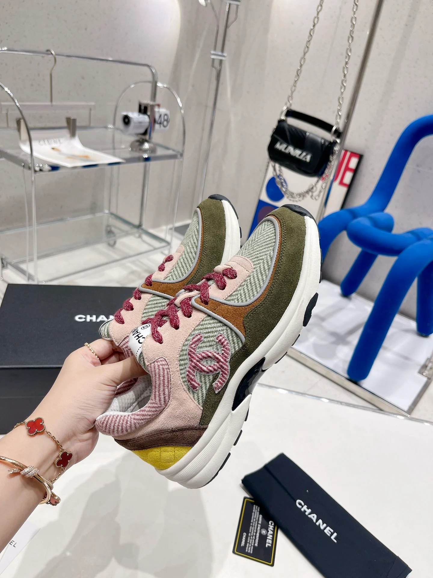 Повседневные кроссовки Chanel осень/зима 2022 — зеленые