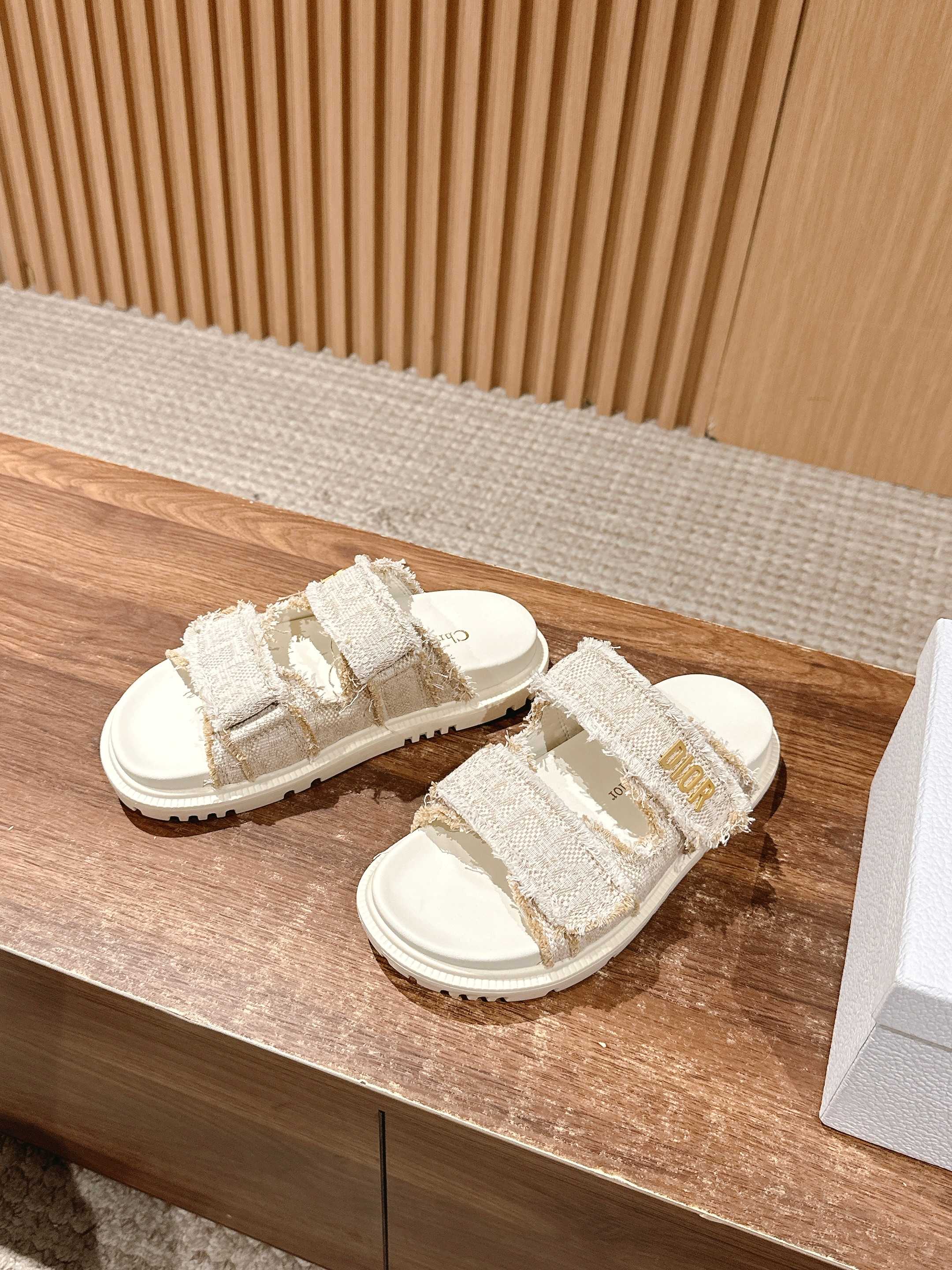 Dior 2025 Новая модель - Тапочки на липучках