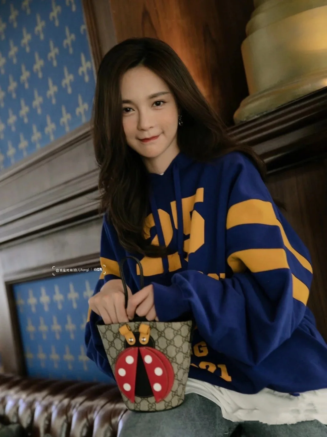 Детская сумка-ведро Gucci с рисунком божьей коровки — стиль Шэнь Мэнчэнь.