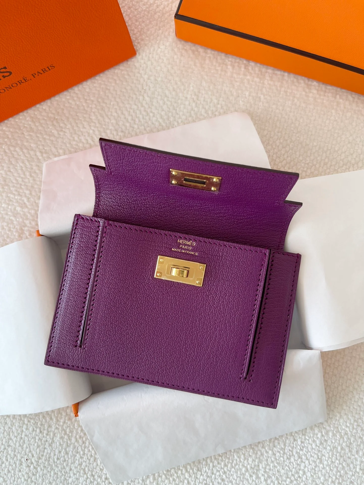 Карманный держатель для карт Hermes Kelly Epsom — фиолетовый цвет ?Анемона? — золотая пряжка