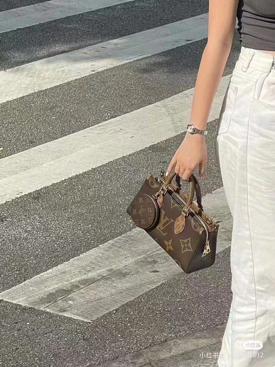 m46653-LV-onthego-east-west