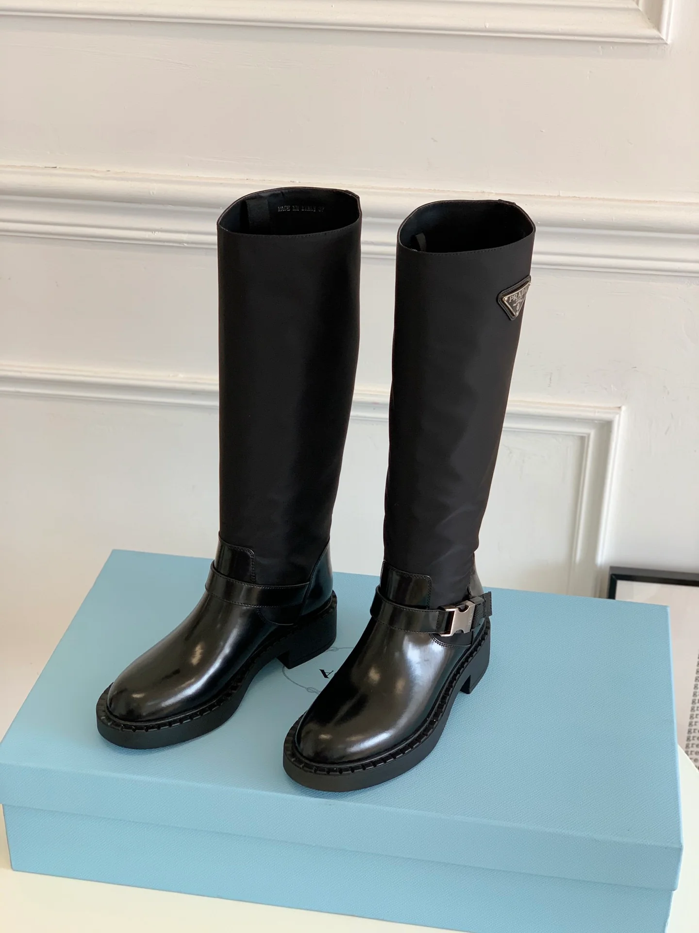 Prada - Новинка сезона осень/зима 2021 - Сапоги для верховой езды