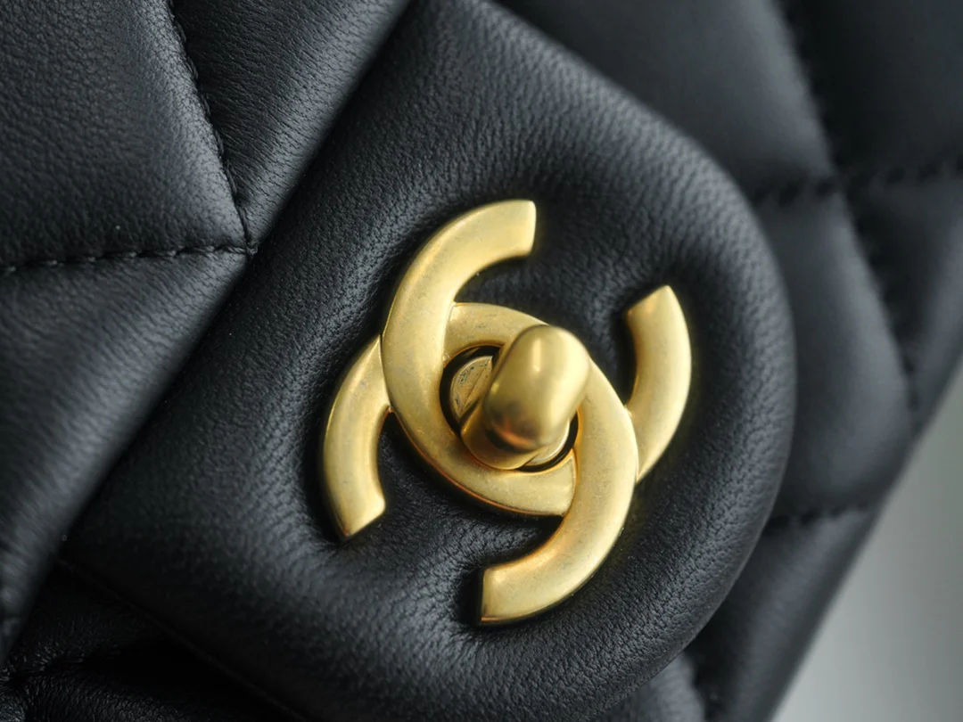 Chanel 23c Gold Ball Mini Black