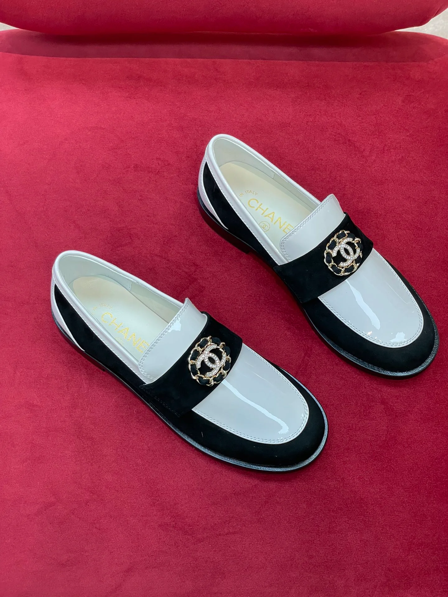 Новинка сезона осень/зима 2022 от Chanel - Лоферы