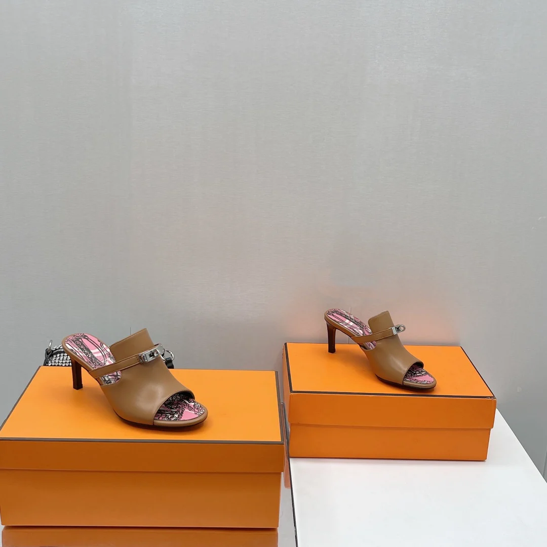 Новинка сезона осень/зима 2022 от Hermes - Шлепанцы на высоком каблуке с открытым носком - 4