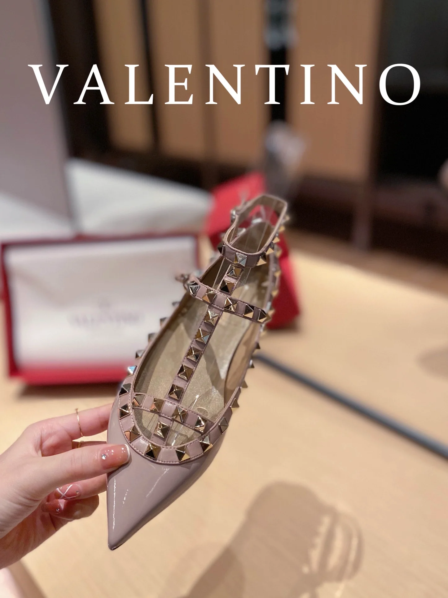 Valentino - Балетки с острым носком и стразами