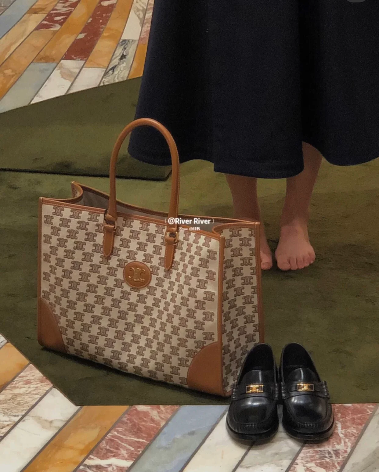 Сумка-тоут Celine e-cabas-triomphe, коричневая.