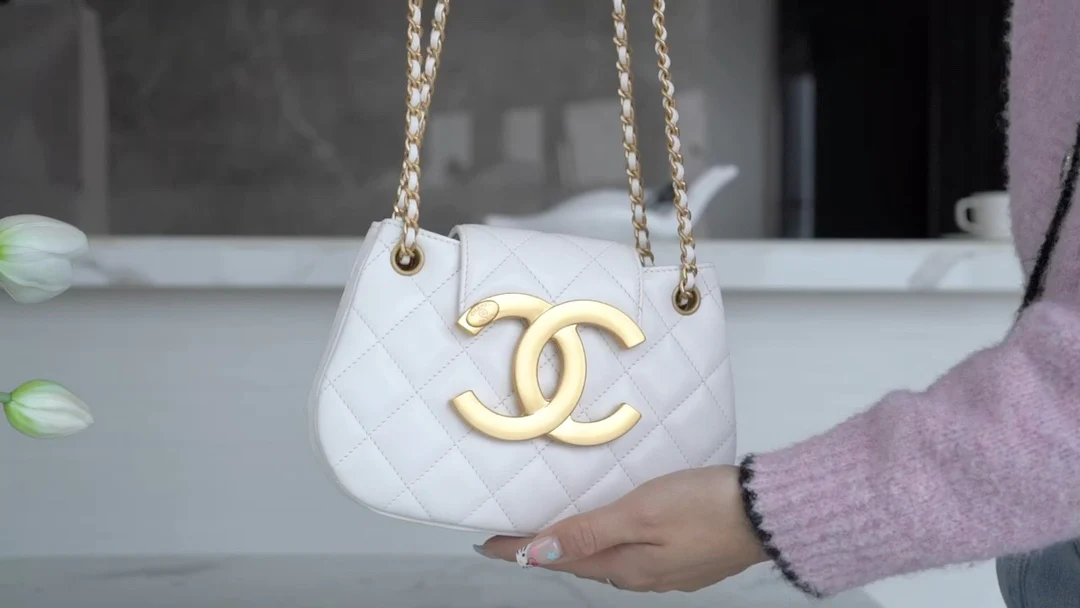 Chanel - Новая большая сумка-мессенджер Double C - Белая