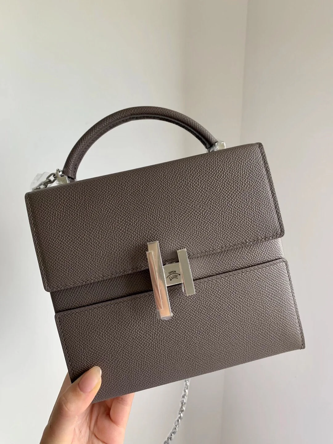 Hermes-cinhetic-24-8f-epsom-tin ash-silver buckle