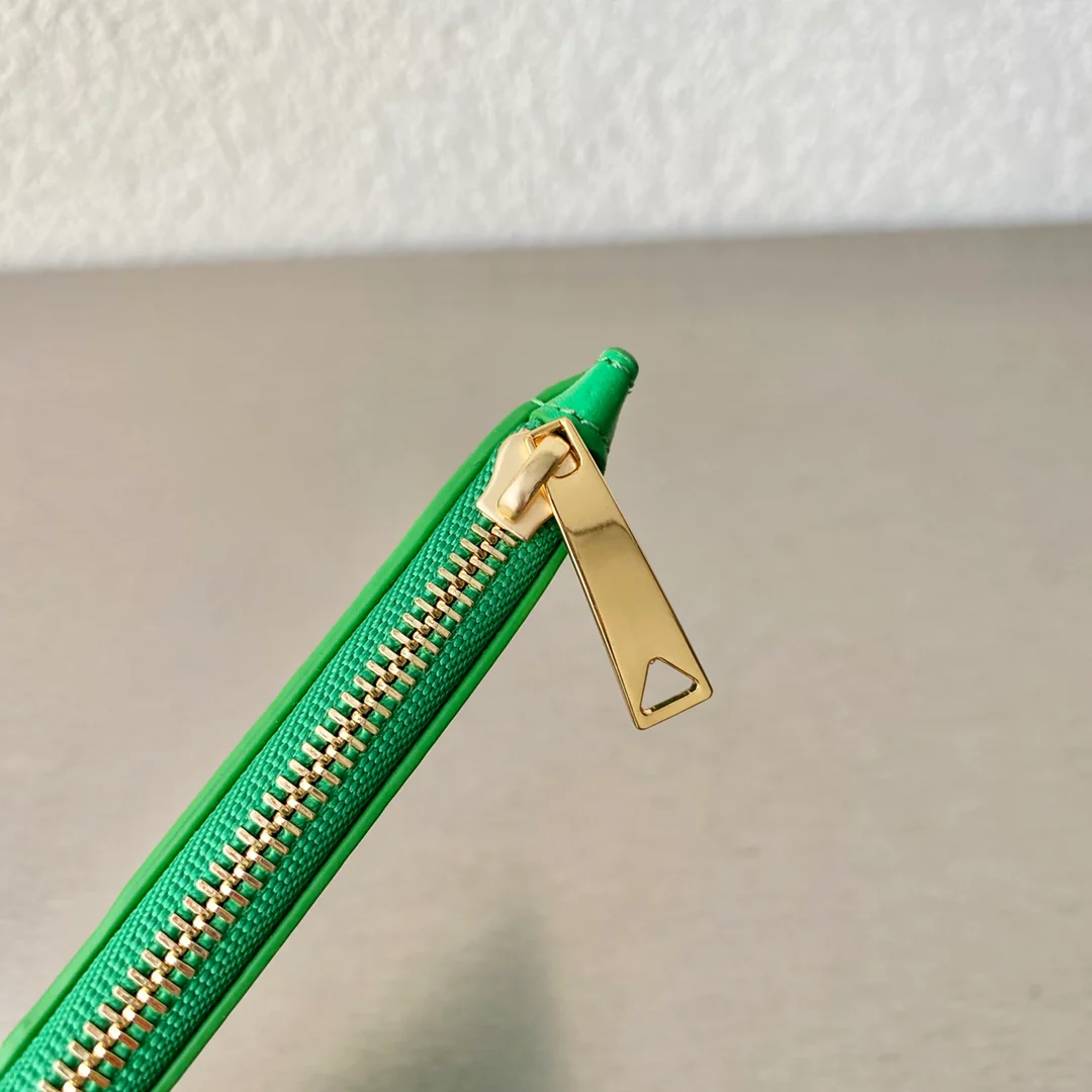 BV-拉链卡包 零钱包 羊皮 14×7.5×0.5cm