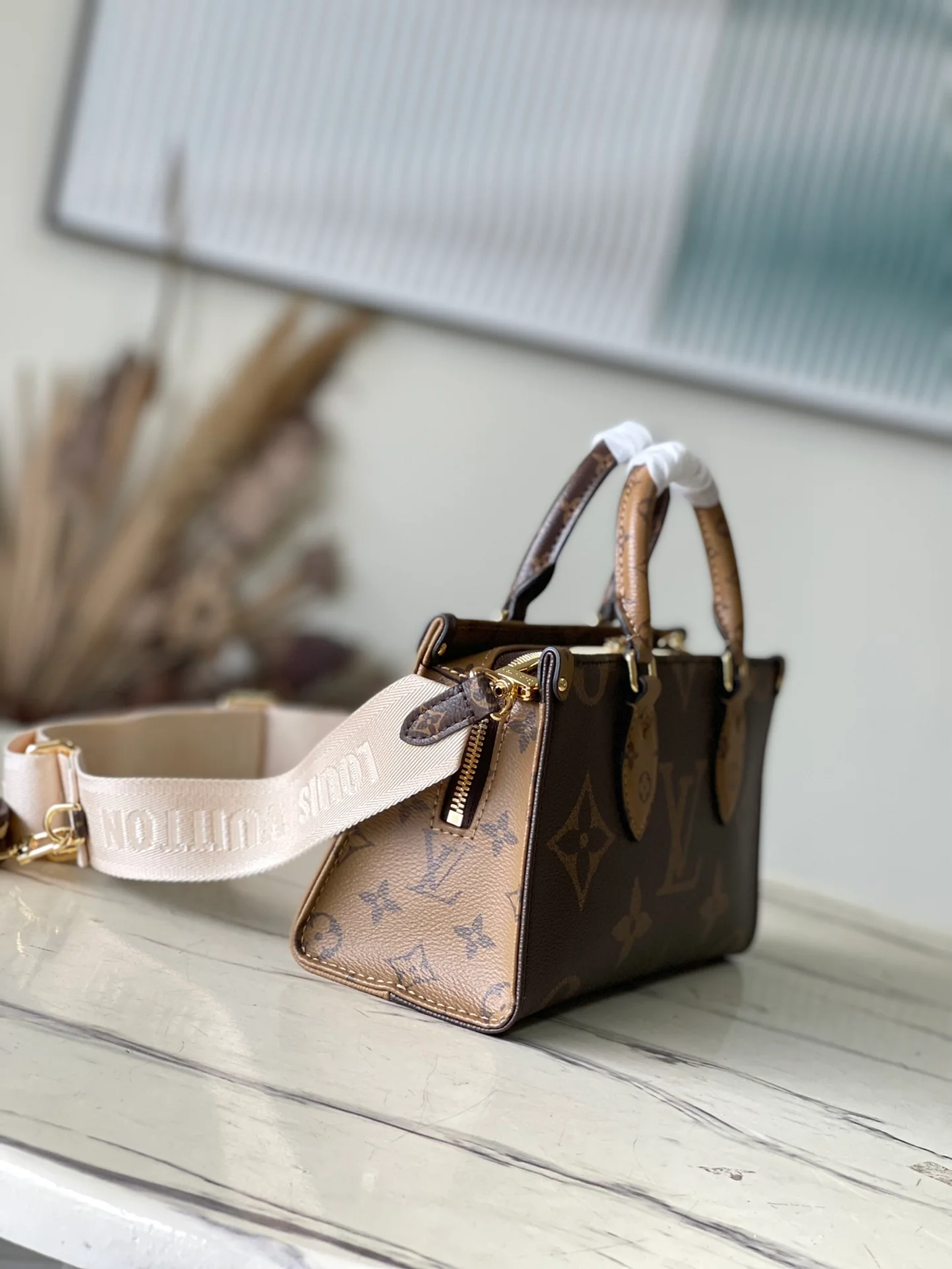 m46653-LV-onthego-east-west